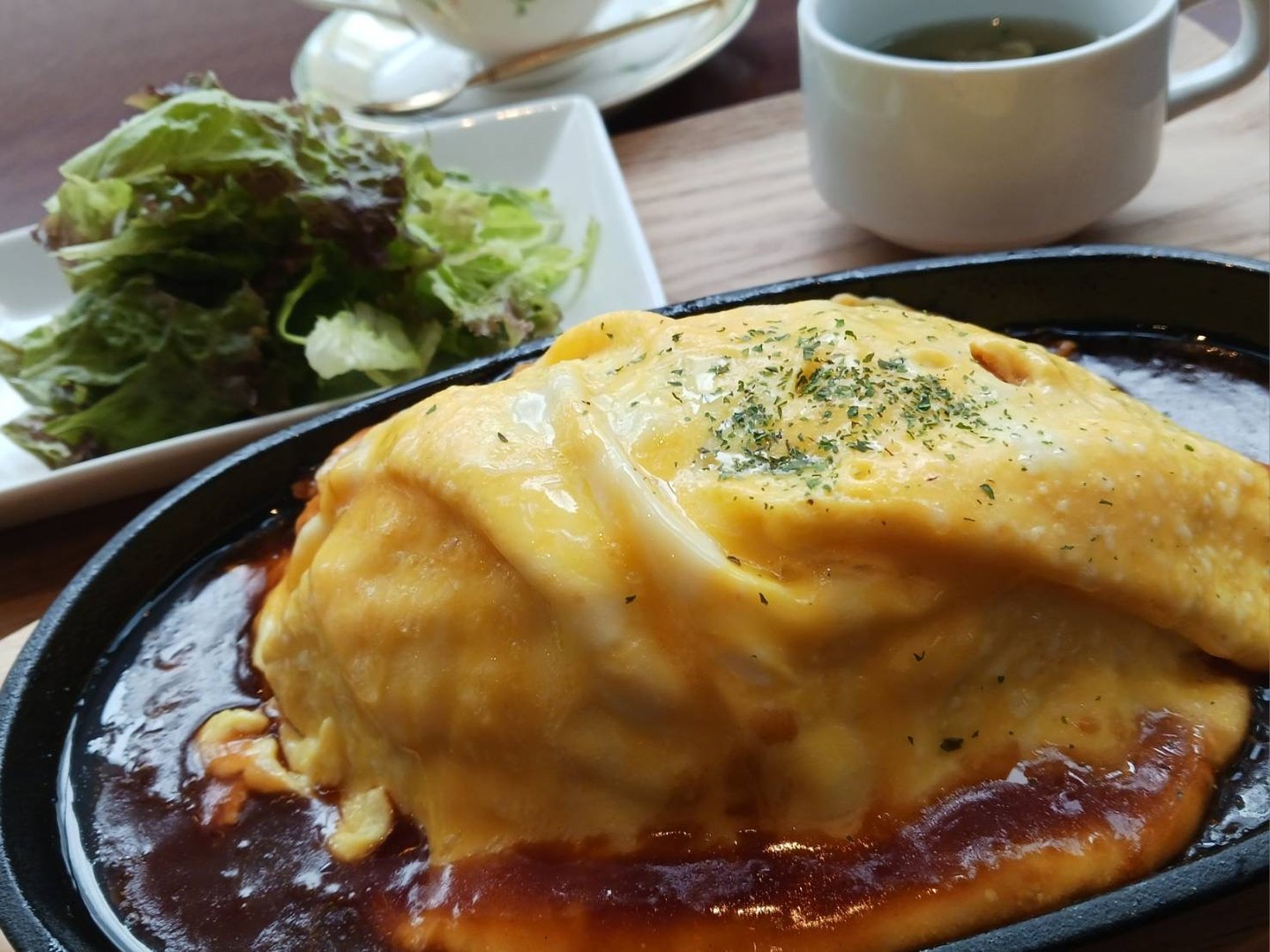 鉄板オムライス（サラダ・スープ付）