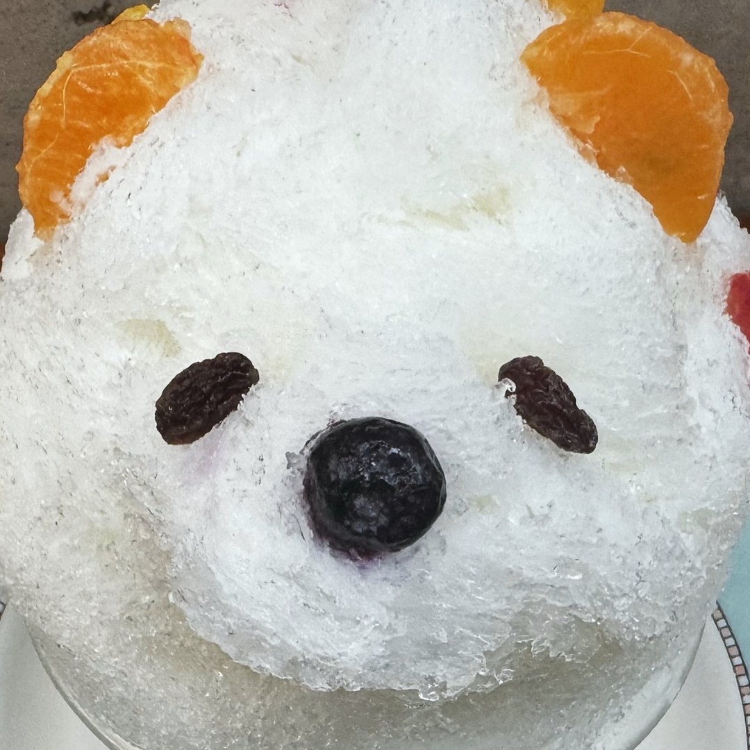 彼女の家の白熊。氷でつくったクマの顔